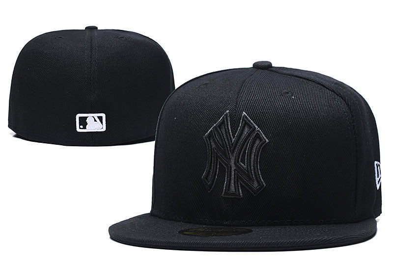 New York Yankees 59FIFTY Hat with Blacked-Out Logo - All Black