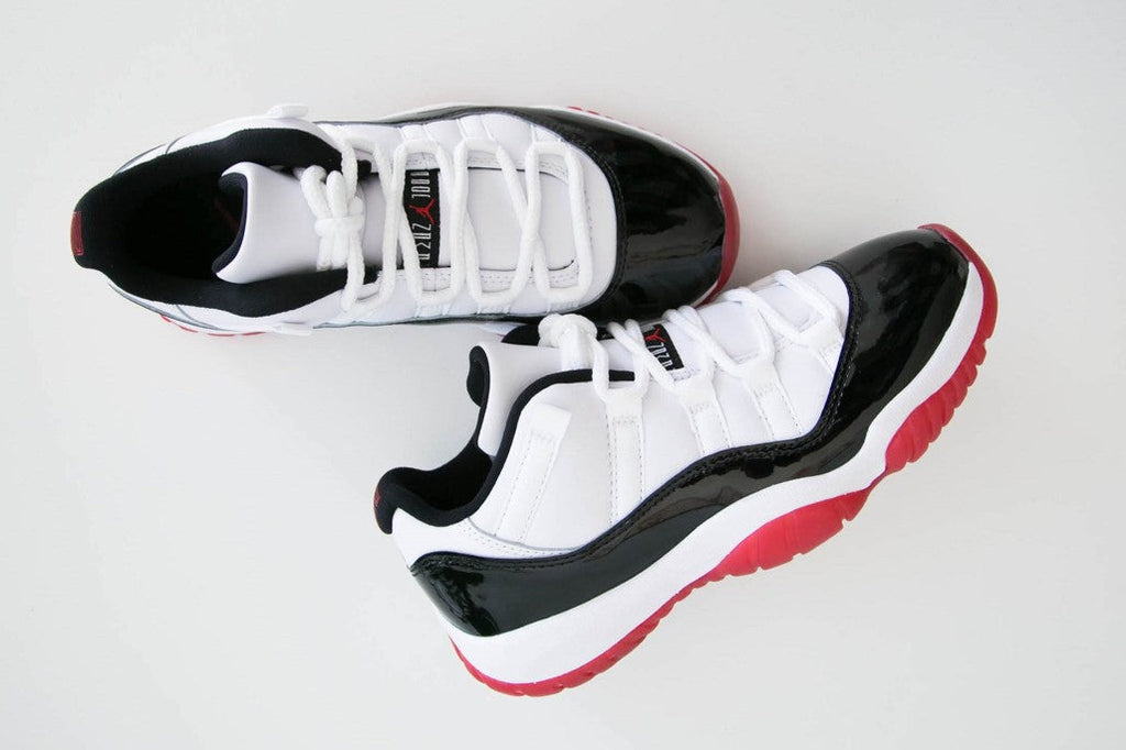 Jordan 11 Retro Low Concord Bred Sneakers