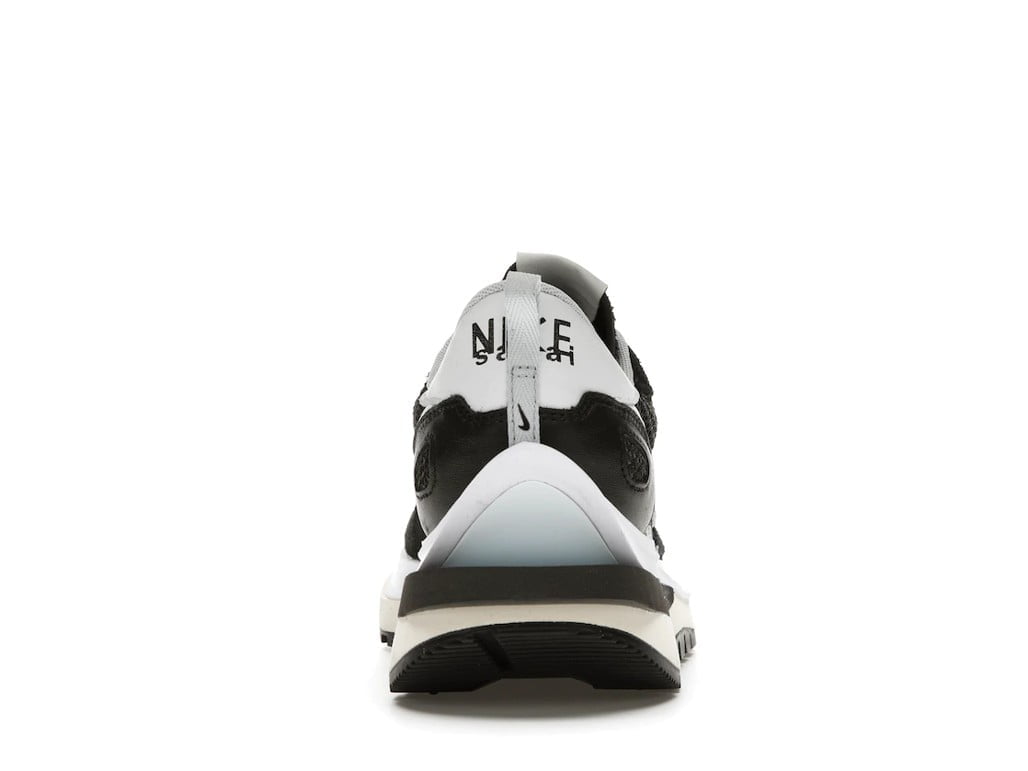 Nike Vaporwaffle sacai Black White Sneakers