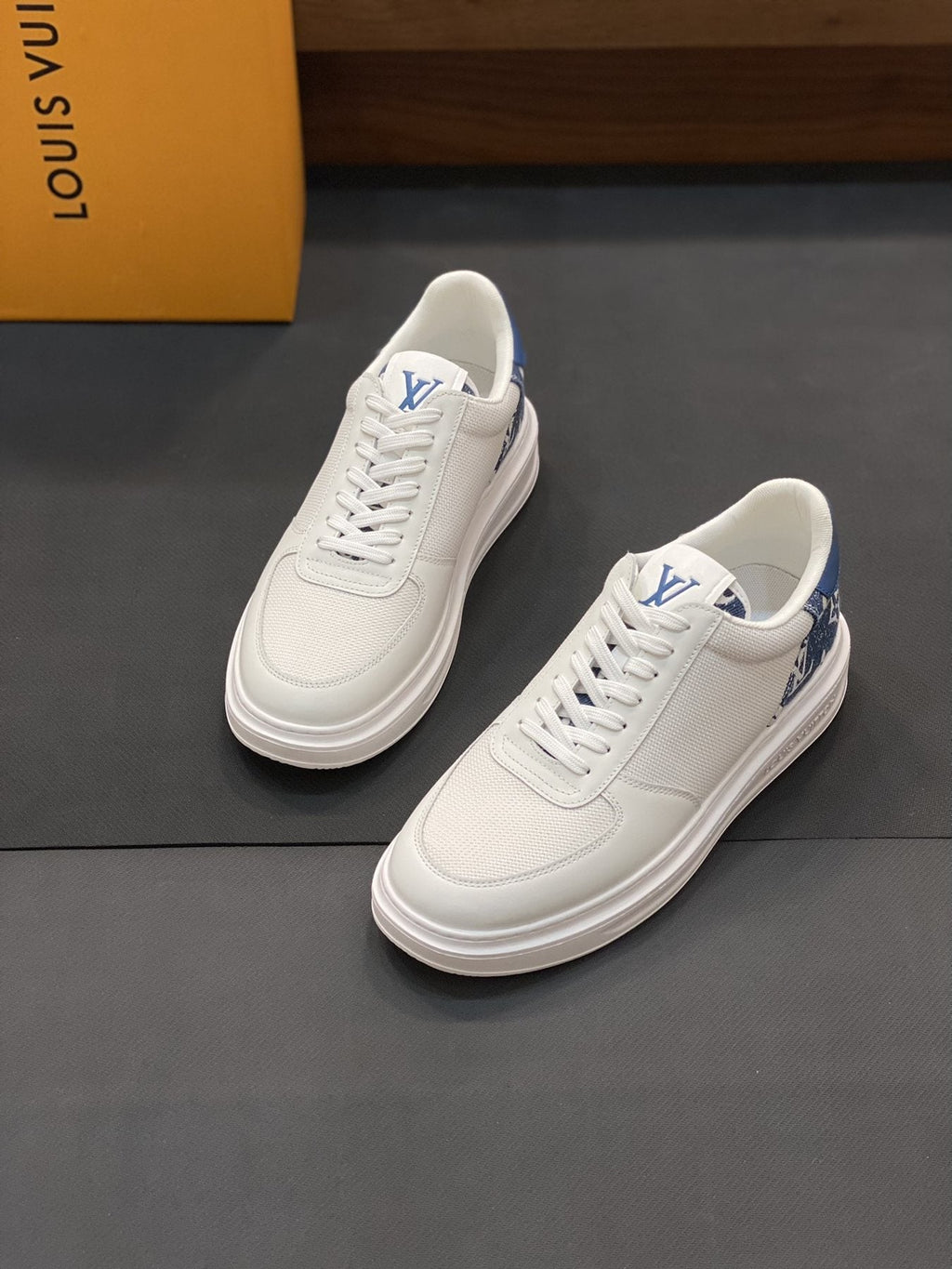 Louis Vuitton White and Blue Low-Top Sneakers — front