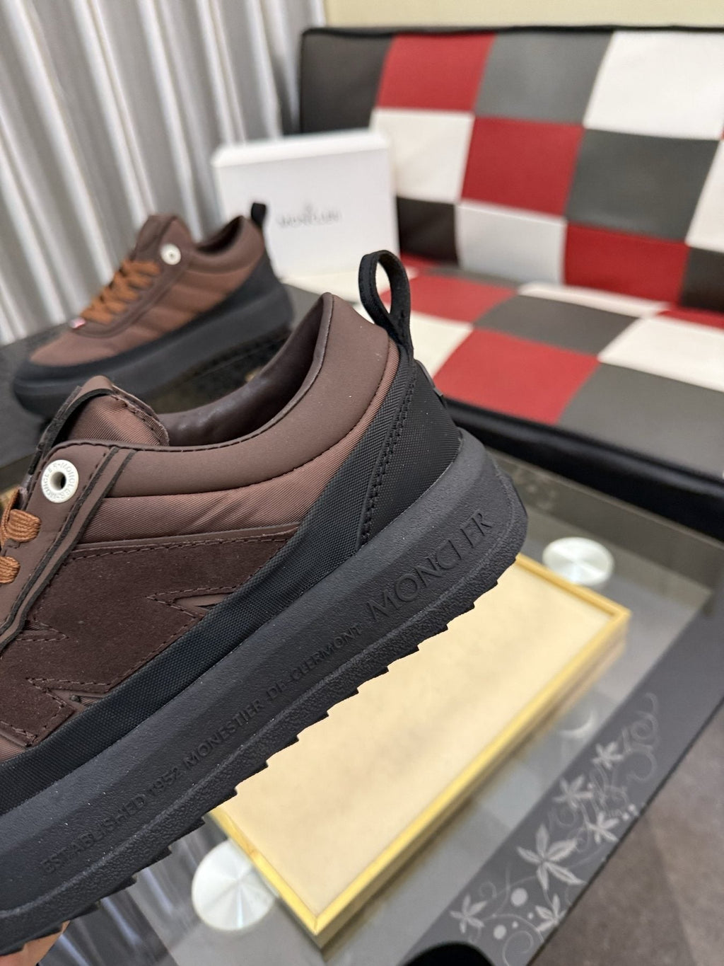 微商相册测试鞋子-Moncler Dark Brown and Black Low-Top Sneakers — detail