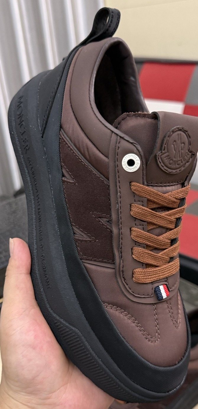 微商相册测试鞋子-Moncler Dark Brown and Black Low-Top Sneakers — front