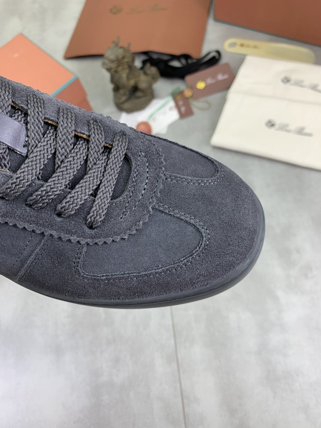 微商相册测试鞋子-Loro Piana Navy Panel Low-Top Sneakers — detail