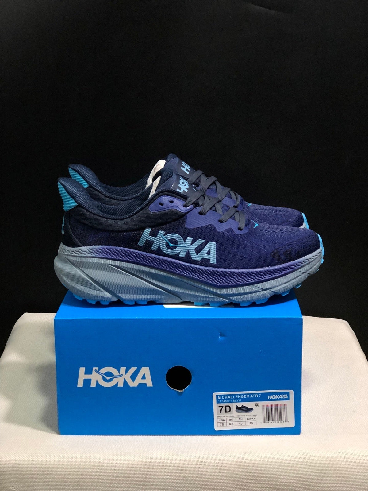 HOKA ONE ONE Challenger 7 Trail Running Shoes