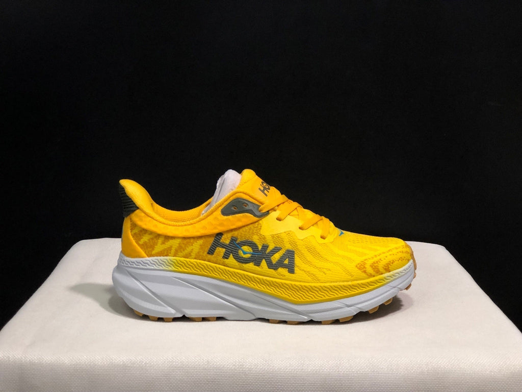 HOKA ONE ONE Challenger 7 Trail Running Shoes